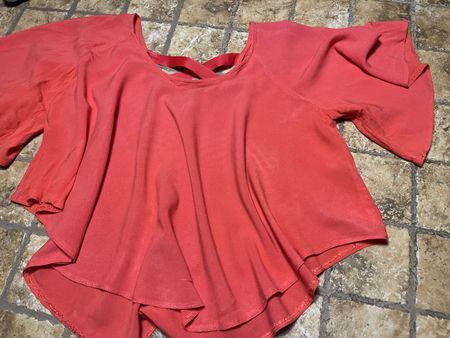 Blusa corallo con schiena scoperta e lacci 👚🌸One size