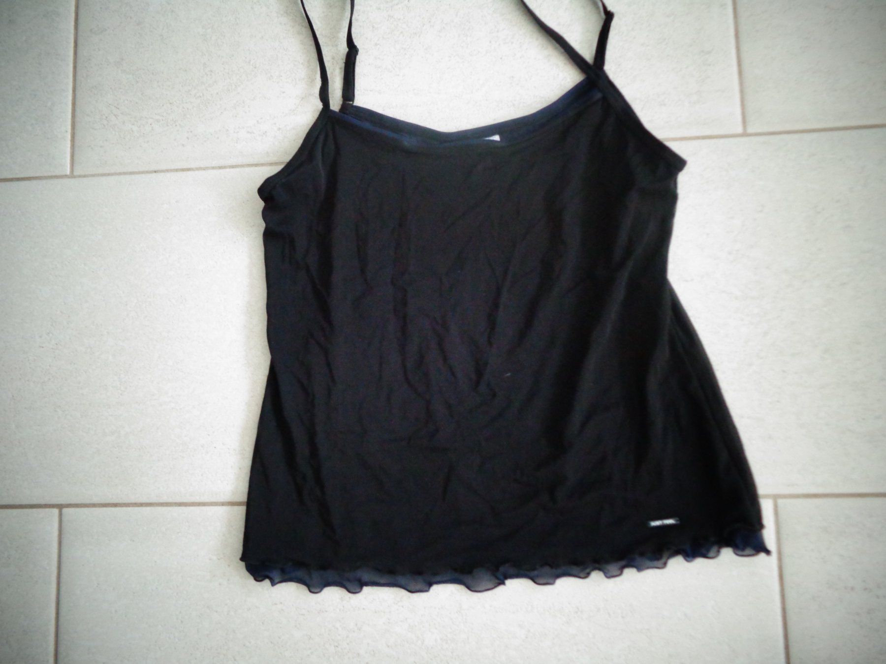 Top: JUST FEEL BEI CALIDA TOP GR.M – Usato da Rotkreuz venduto da Samballi