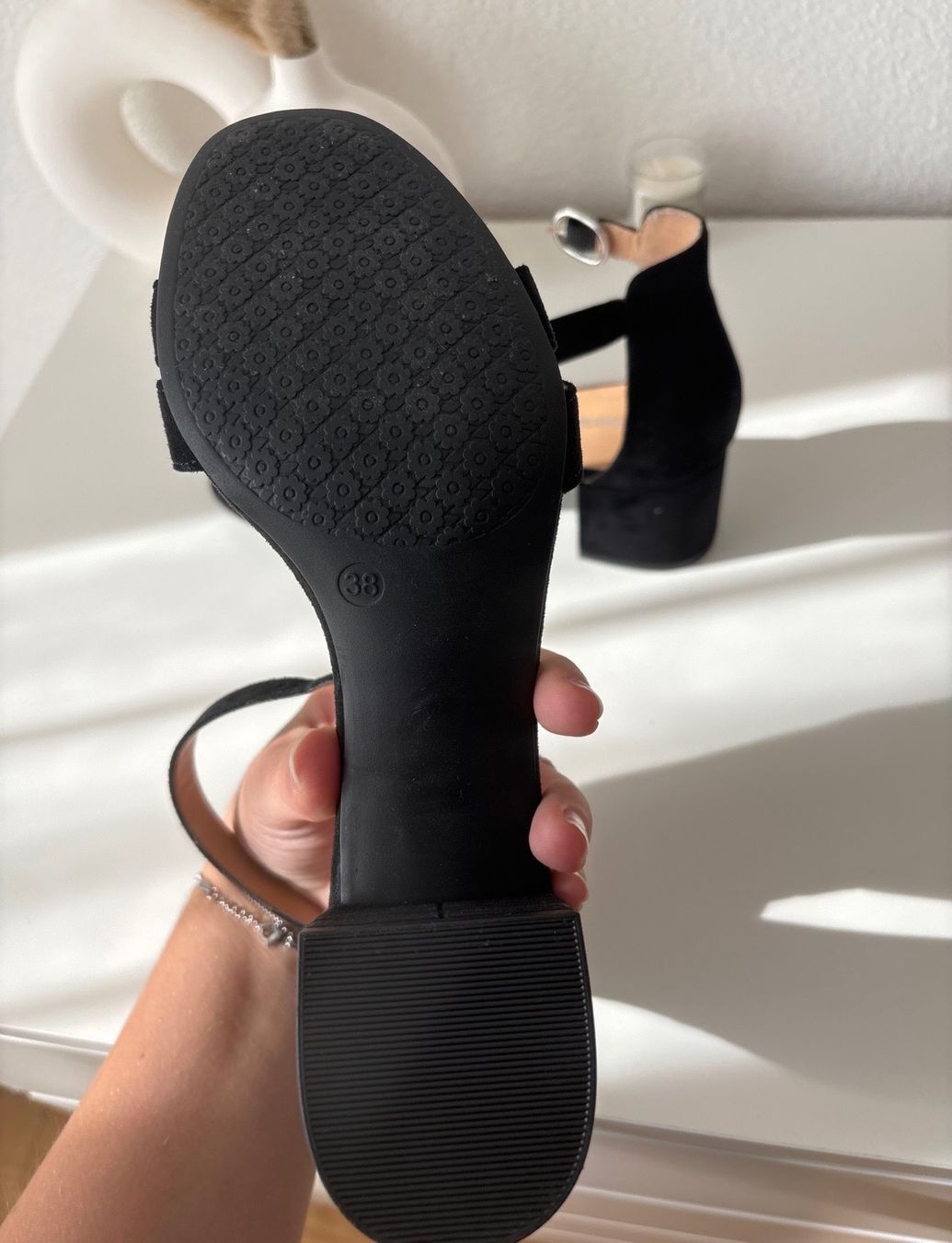 Damenschuhe: SCHWARZE RIEMCHENSANDALEN MIT ABSATZ – Neu (gemäss Beschreibung) aus Lengwil von lin_vt8r 3