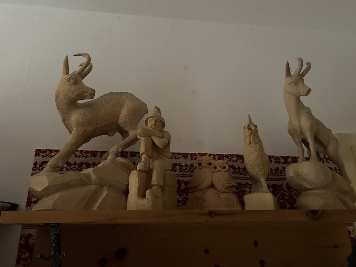 Figuren: Handgeschnitzte Holzfiguren, diverse Motive – Gebraucht aus Davos Platz von cilgia08 2