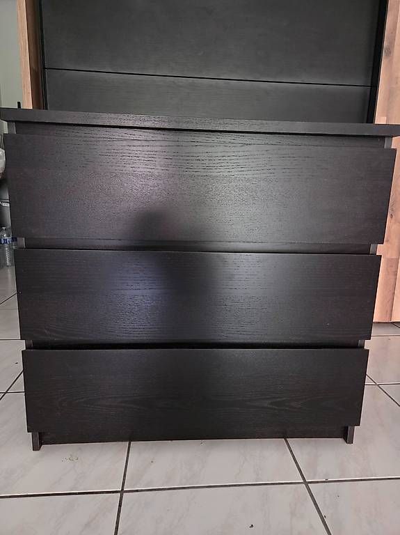 Ikea Cassettiere: Commode 3 tiroirs marron foncé – Usato da Sierre venduto da Anadapalma