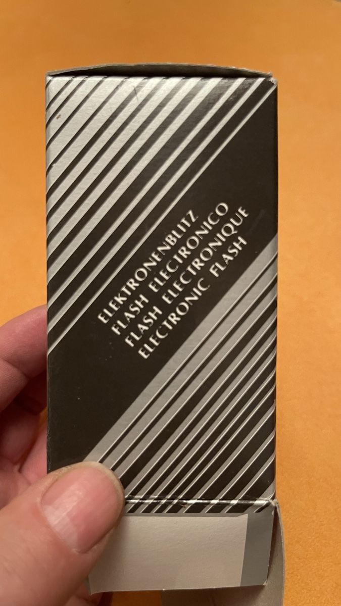 Flash: VASHIKA TF-103 Elektronenblitz, OVP – Usato da Schönenbuch venduto da Charlie62 1