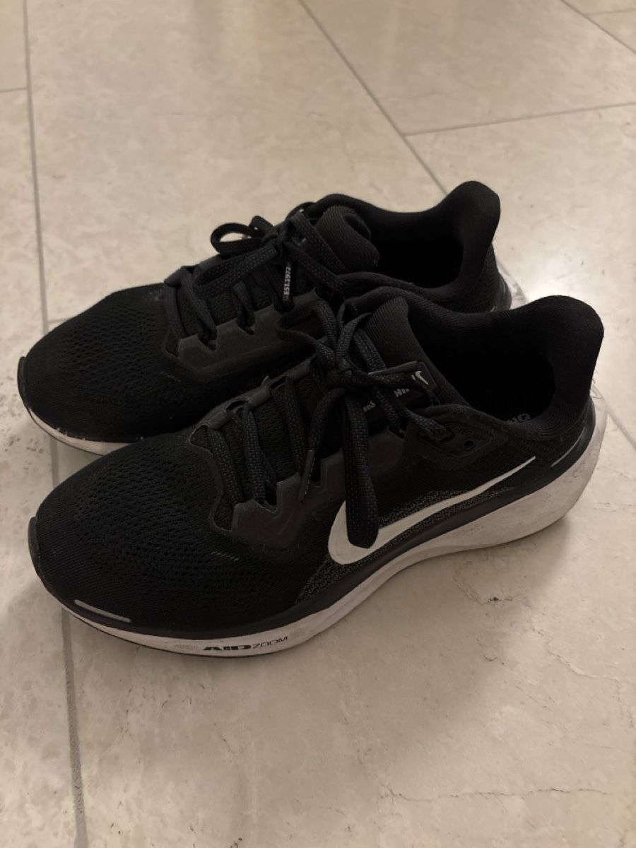 Nike Scarpe da uomo: Nike Turnschuhe gr 38 – Usato da Unterseen venduto da Jubrunner
