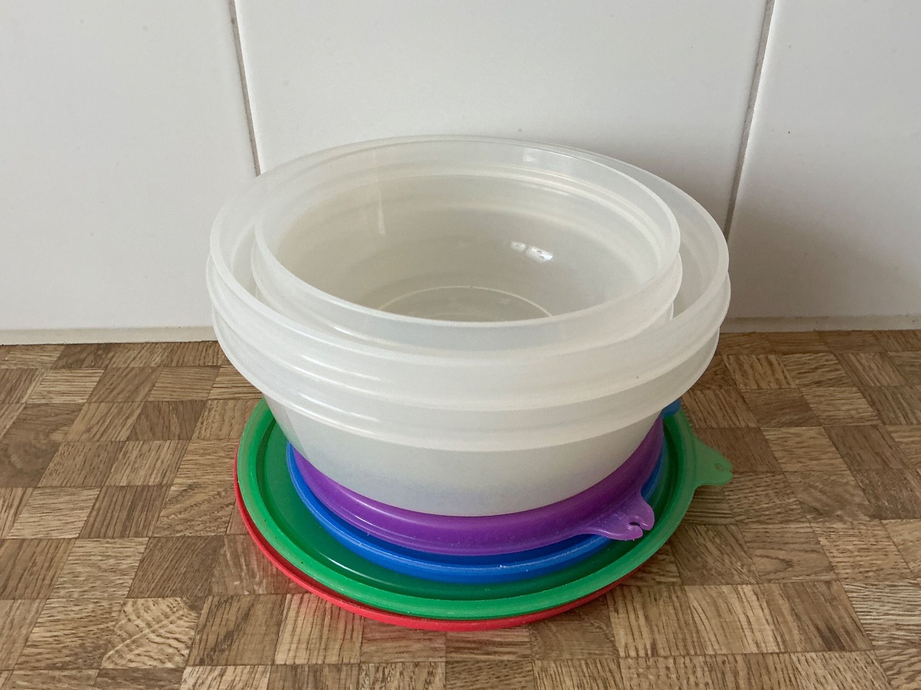Tupperware Contenitori & Simili: Tupperware 4 guterhaltene Schüsseli – Usato da Birmensdorf ZH venduto da Hilhan 3