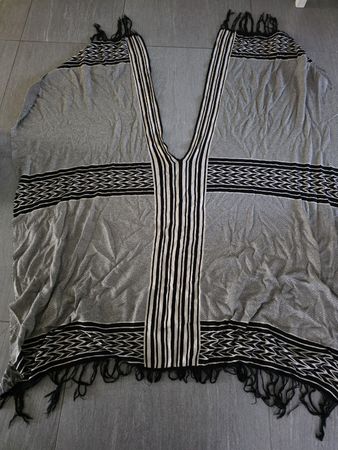 Poncho Charles Vögele schwarz weiss 100 Prozent Baumwolle