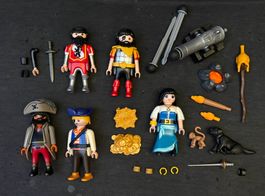 Lot de figurines et accessoires Playmobil