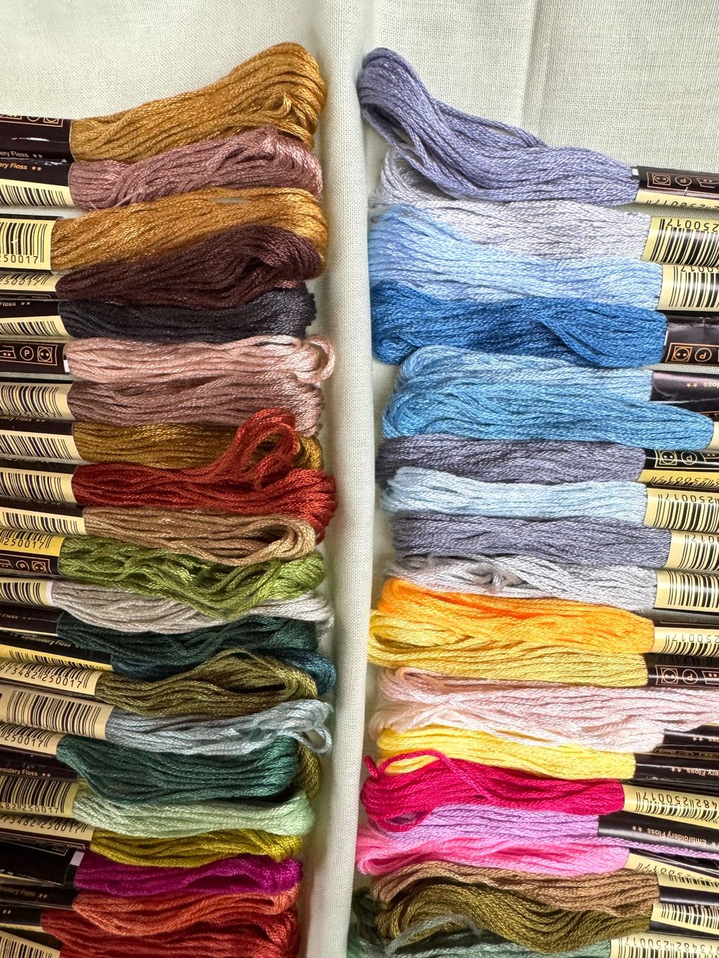 Kit bricolage: Stickgarn Garn  50 x  TOP Regenbogenfarben Basteln – Nuovo e nell'imballaggio originale da Leuggern venduto da unico10 1