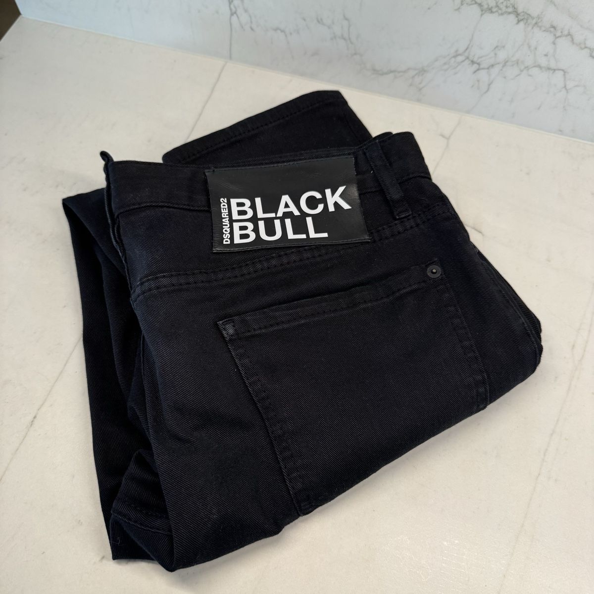 Dsquared2 Jeans: Dsquared2 Jeans all Black – D'occasion à Itingen par JDG11