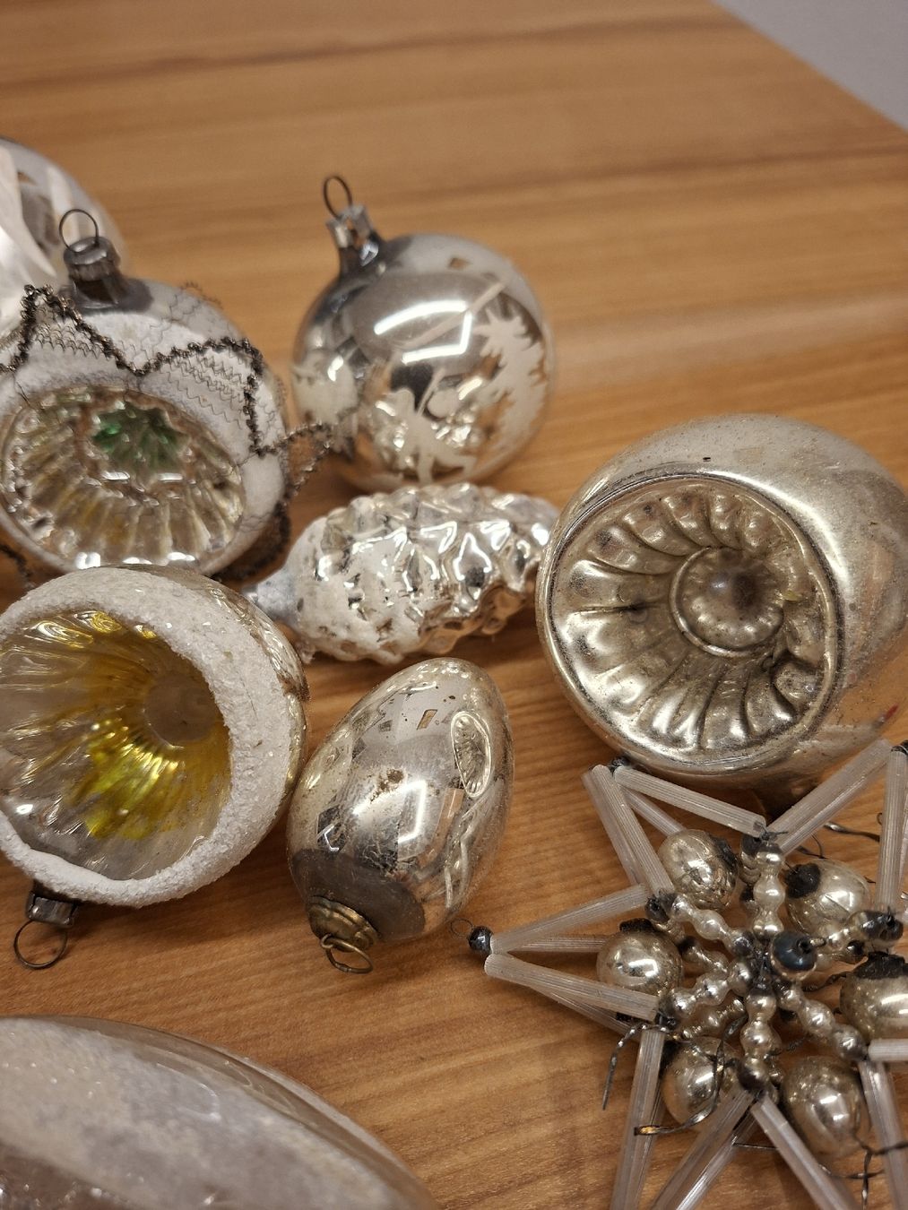 Tutte le decorazioni: alter Christbaum Schmuck – Usato da Ganterschwil venduto da HeidiuPeter 1