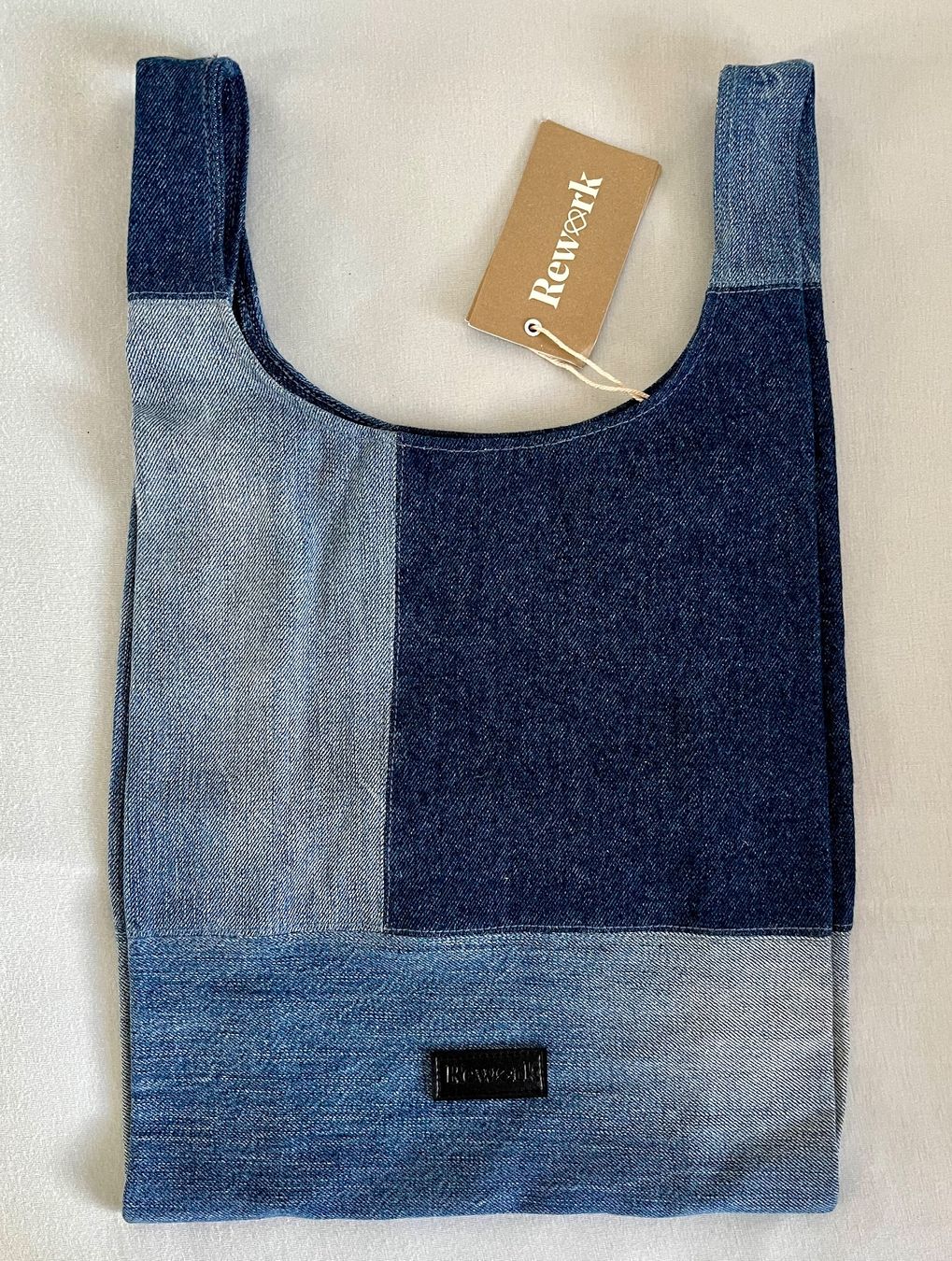 Borse da donna: Sac en jean REWORK – Nuovo e nell'imballaggio originale da Le Crêt-p-Semsales venduto da staglione69