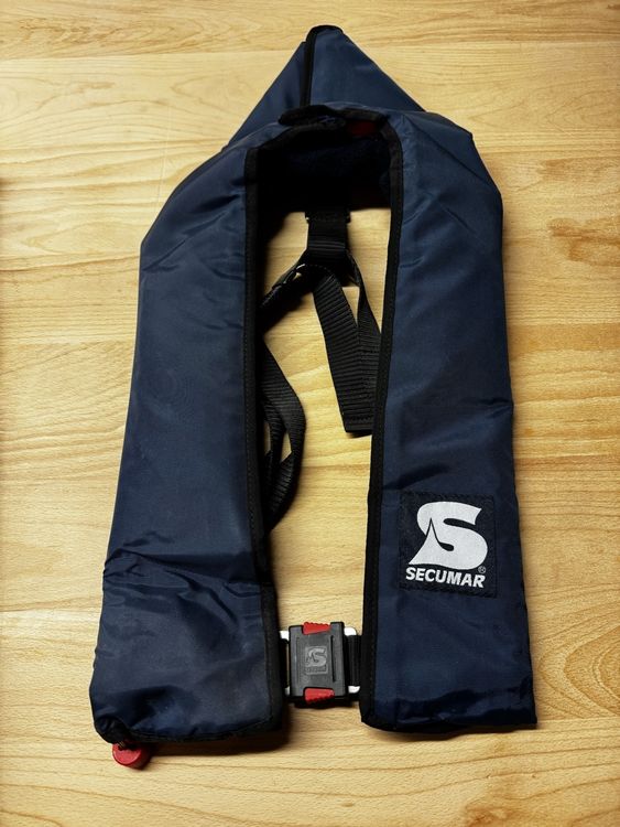 Secumar Alpha 150 Rettungsweste (Gebraucht) in Worb für CHF 20 – mit ...