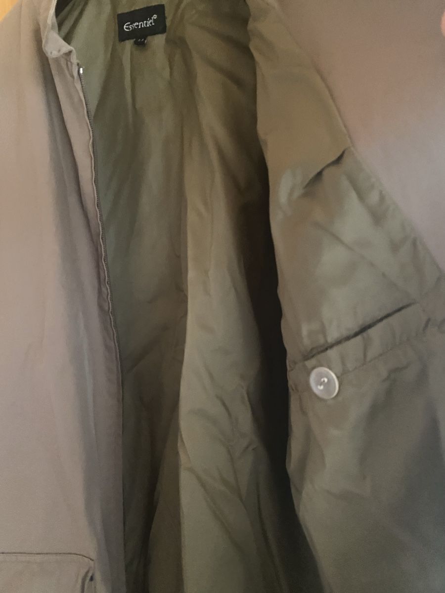 Jacken: Essentiel Jacke Grösse 44 – Gebraucht aus St Gallen von Berta343 5