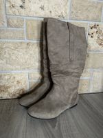 Modische Stiefel Gr.38.5 (39) beige Wildlederoptik neuwertig