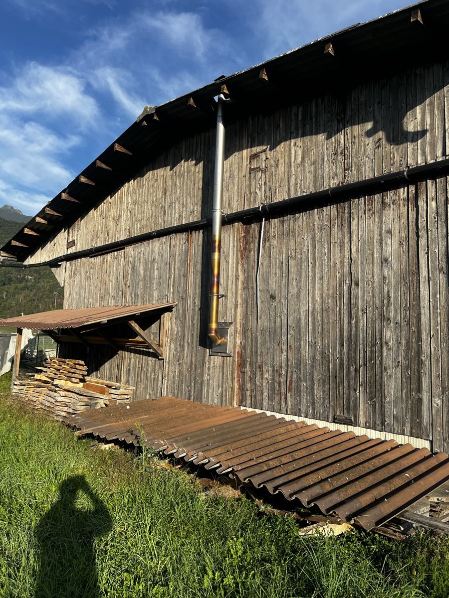Camini: Chemine mit Kaminrohr – Usato da Sevelen venduto da karotte100 1