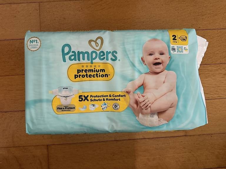 Pampers Secchi per pannolini & Pannolini: Pampers Grösse 2 4-8Kilo – Usato da Baden venduto da mel_v7rg