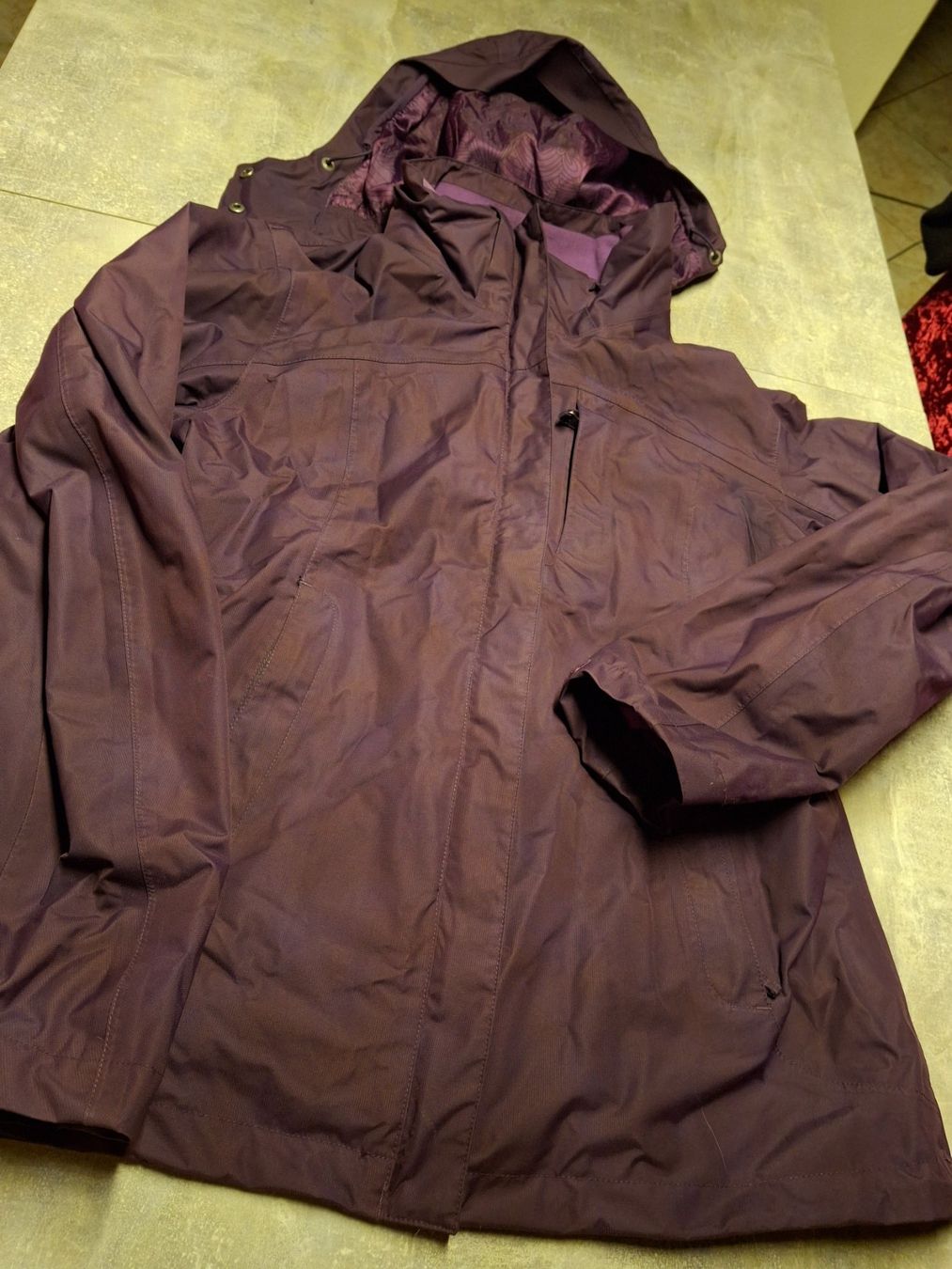 Decathlon Jacken: Veste avec capuchon taille M marque Quechua - Decathlon – Gebraucht aus Villiers von san_jn5w