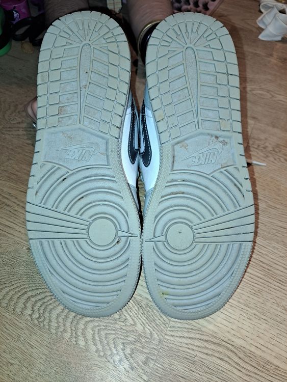 Nike Chaussures hommes: Nike Air Jordan 1 smoke grey – D'occasion à Rüegsauschachen par claudiaZ77 4