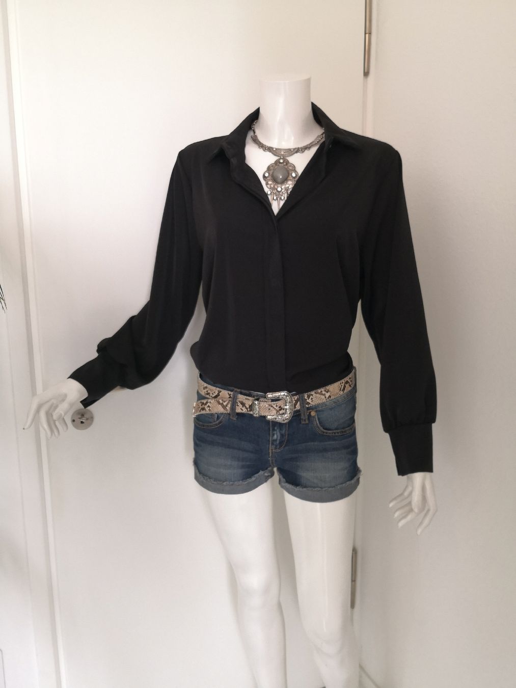 Mango Camicette: 🤩MANGO VISKOSE BLUSE SCHWARZ, NEU – Nuovo (secondo la descrizione) da Olten venduto da Naja-Twins-Twins 2