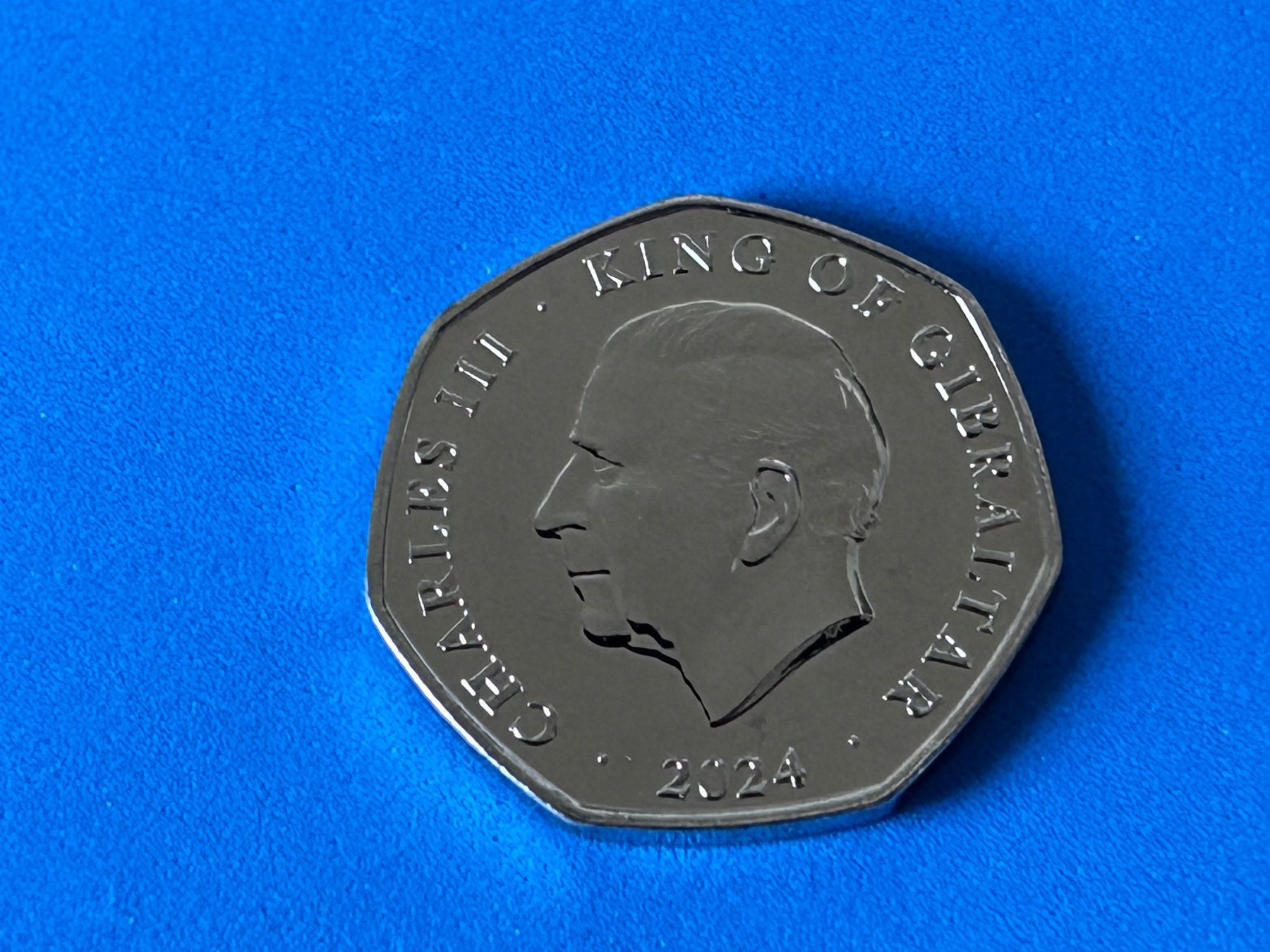 Tutti le monete: Gibraltar - 50 pence - Christmas 2024 UNC – Nuovo (secondo la descrizione) da Corcelles NE venduto da AJKader 1