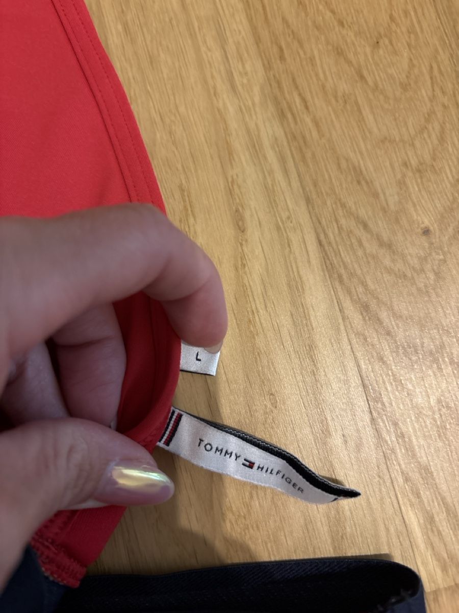 Tommy Hilfiger Costumi da bagno & Bikini: Bikini Tommy Hilfiger Rot Grösse L – Usato da Rünenberg venduto da ZwergLi100 2