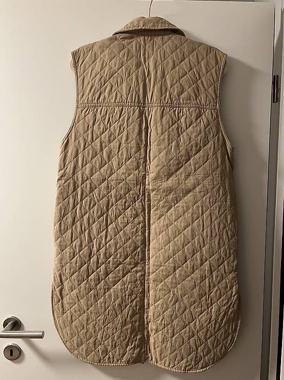 Gilets & Westen: Beige, lange, leichte Stepweste Gr. XS – Gebraucht aus Sevelen von ale_v29l 1
