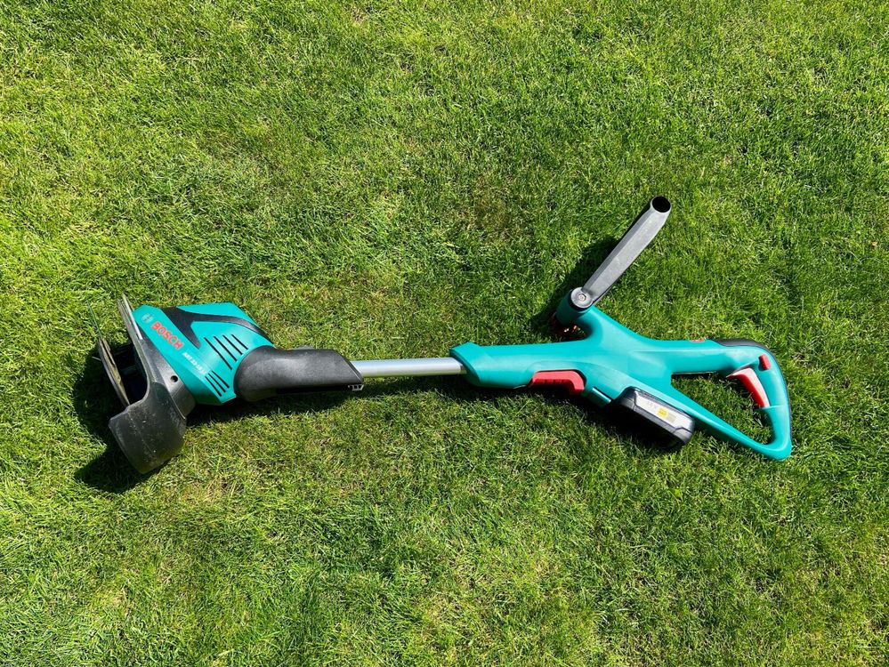 Bosch Rasentrimmer mit Akku und Ladestation, ART 2318 LI Kaufen auf
