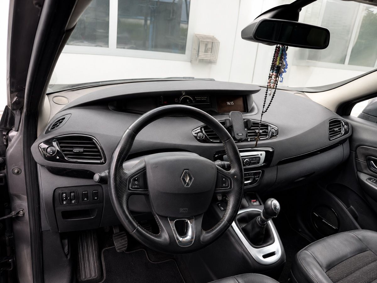 Renault Automobili: Renault Grand Scenic 7 Plätzer – Usato da Biel/Bienne venduto da dan_p7vk 4