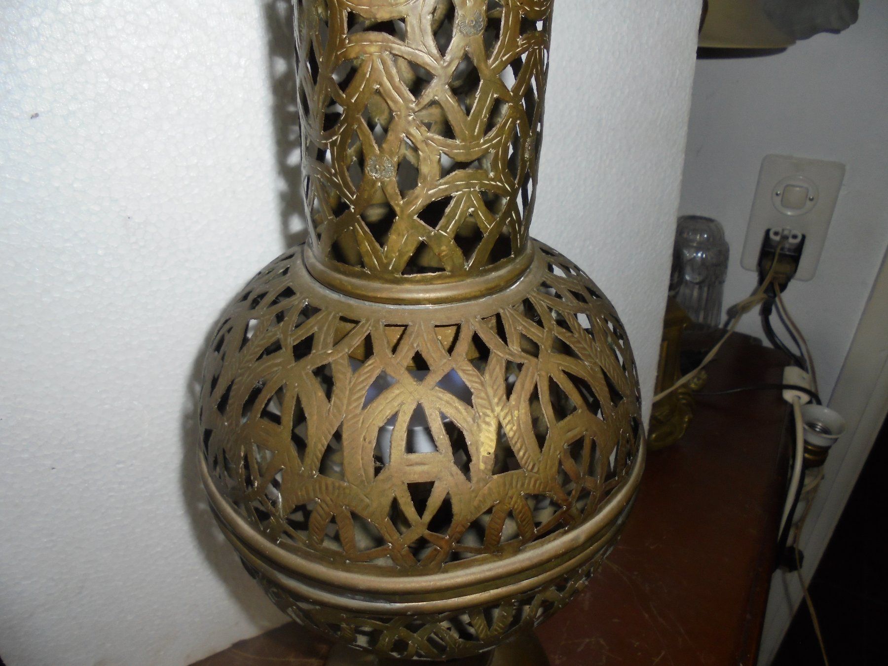 Lampade: Alte, grosse Tischlampe von ca. 1950 – Usato da Camorino venduto da Hunpete 3