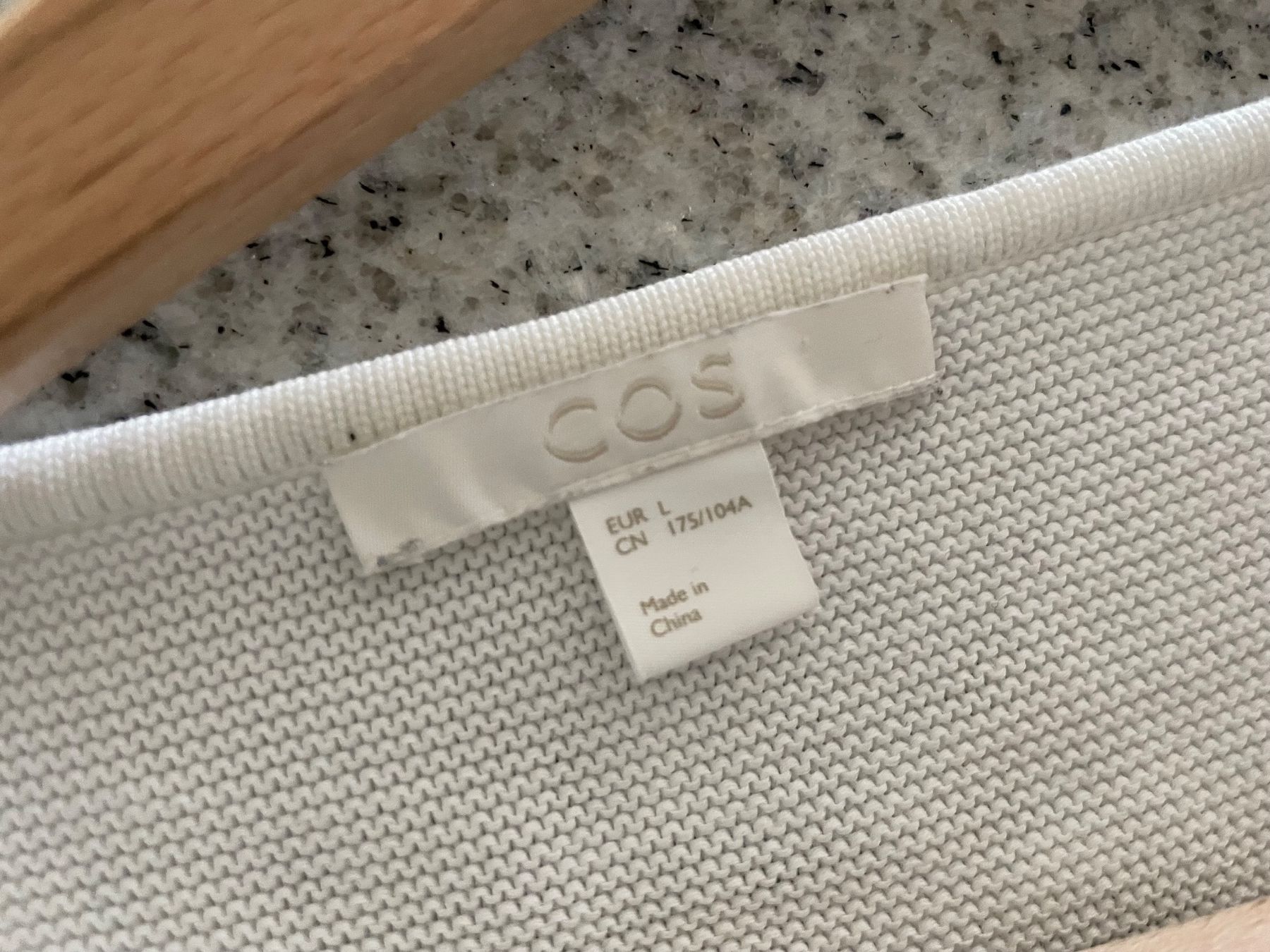 Cos Pulls & Sweat-shirts: Schöner Pullover von COS – D'occasion à Neuwilen par bobbel01 1