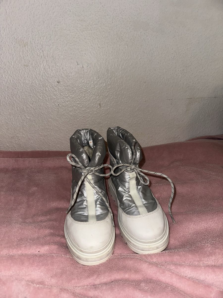 Timberland Scarpe da donna: Timberland Puffer Winter Boots. Size 37. Great Condition! – Usato da Dübendorf venduto da Roslabones 1