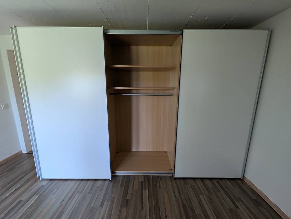 Schränke: Kleiderschrank zu verschenken – Gebraucht aus Aarau Rohr von jpt_9vtl 3