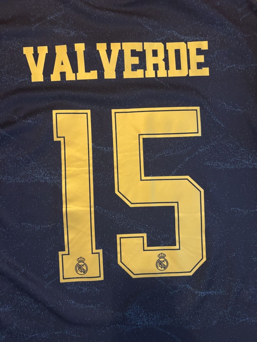 Adidas Canottiere & Pantaloni: Real Madrid Trikot Valverde – Usato da Zürich venduto da ChampShirts 3