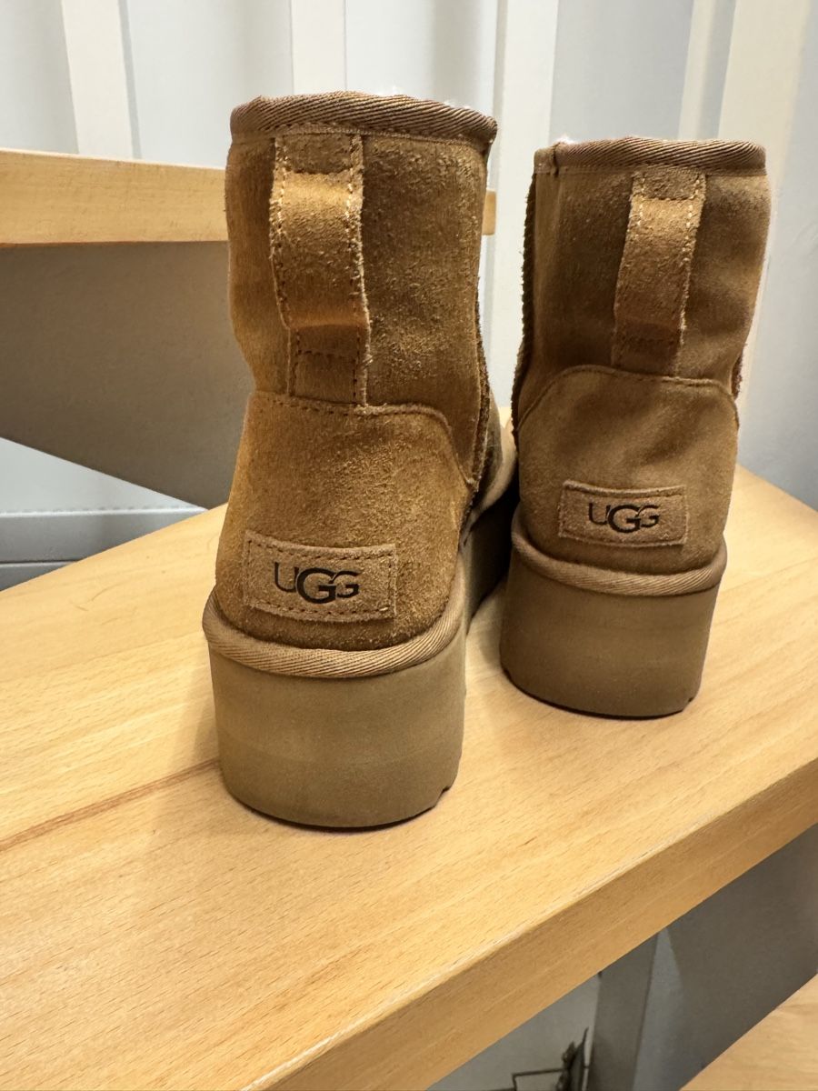 Ugg Scarpe da donna: UGG taglia 40 – Usato da Porza venduto da kaj_d5q7 1