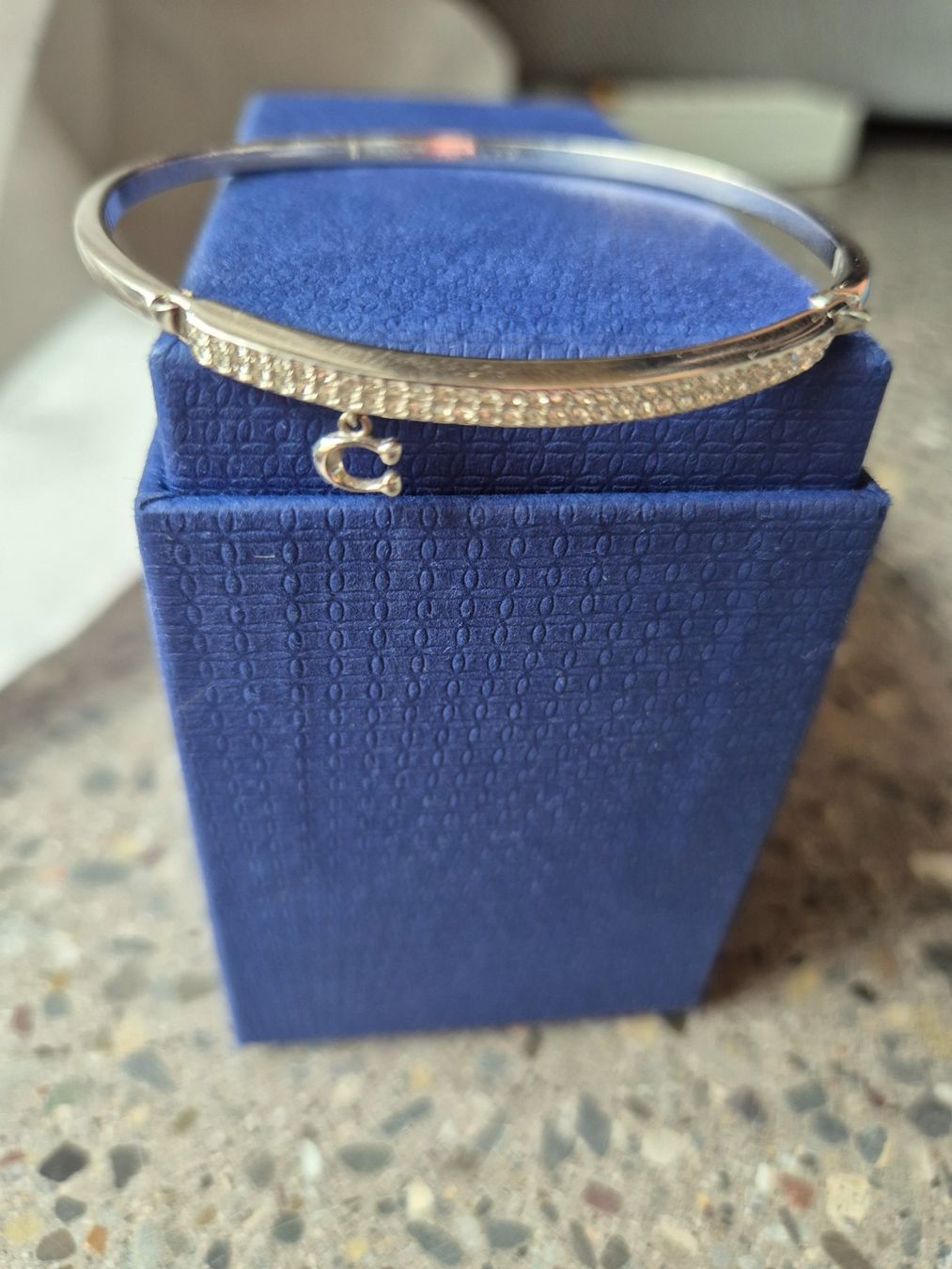 Coach Bracciali & Braccialetti: Coach Signature Pave Bar Hinged Armband – Usato da Kriens venduto da mario569 1