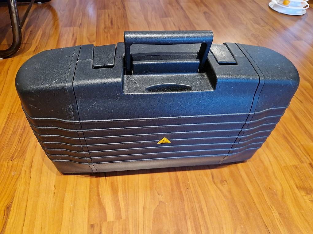 Valigie: Karaoke system Behringer EPA 150 – Usato da Bassersdorf venduto da Althen
