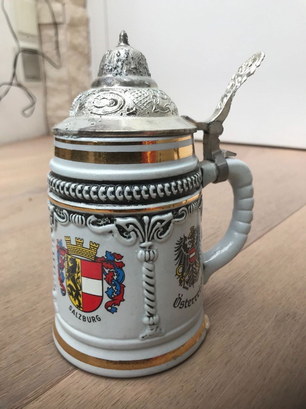 Bicchieri: Kunstverzierte Humpen mit Deckel – Usato da Solothurn venduto da Spicar 2
