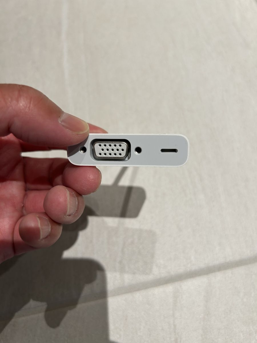 Apple Unità & Adattatore: Apple VGA Adapter mit Lightning-Anschluss – Usato da Rikon im Tösstal venduto da s_tenz 1