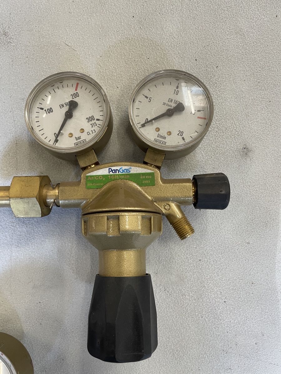 Tutti gli attrezzi: Gasdruckregler – Difettoso da Flaach venduto da Binz 2