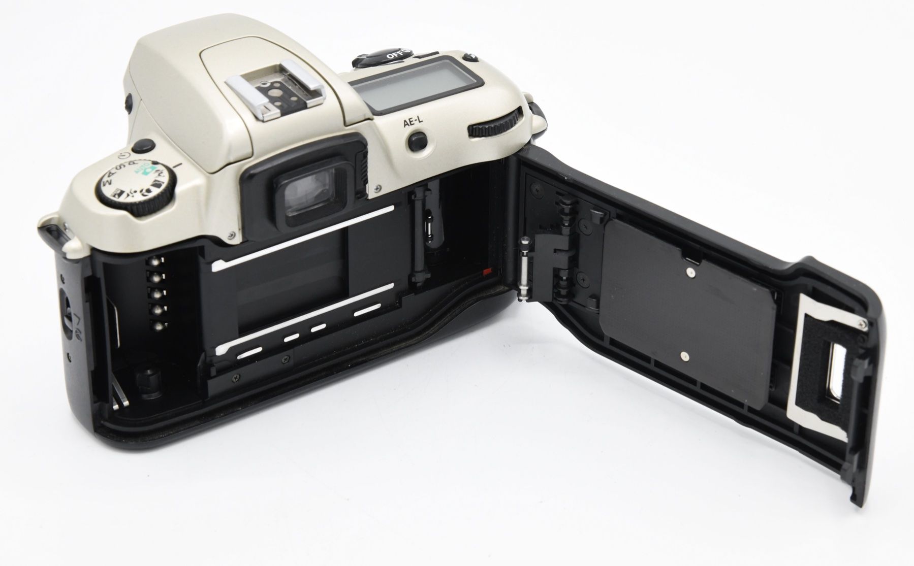 Nikon Fotocamera: Nikon F60 Champagne Body – Usato da Bellinzona venduto da CarpiFotoSA 2