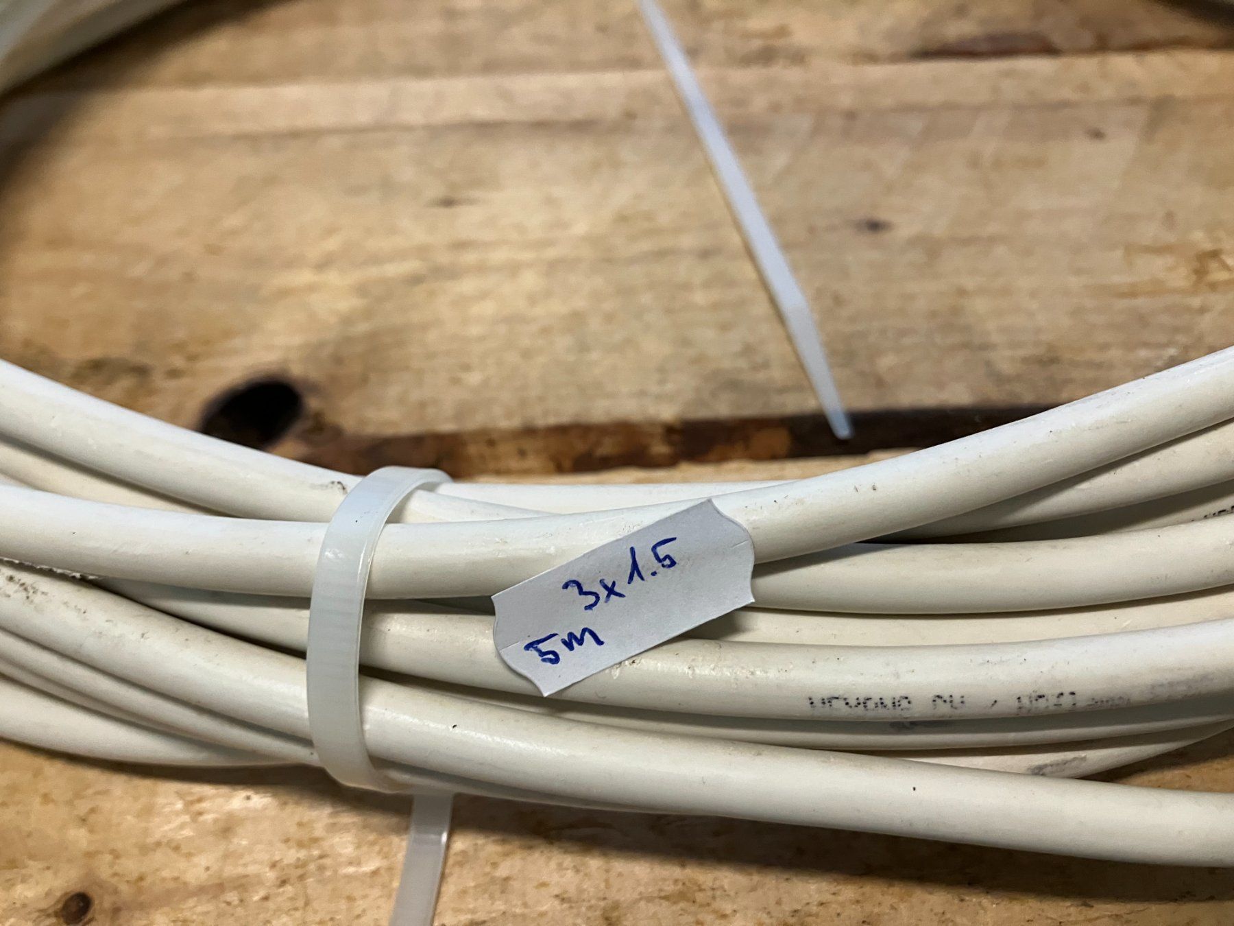 Cavi: Post. div Stromkabel div. Längen und Ø ab 1.- – Usato da Lichtensteig venduto da Buy24International 1