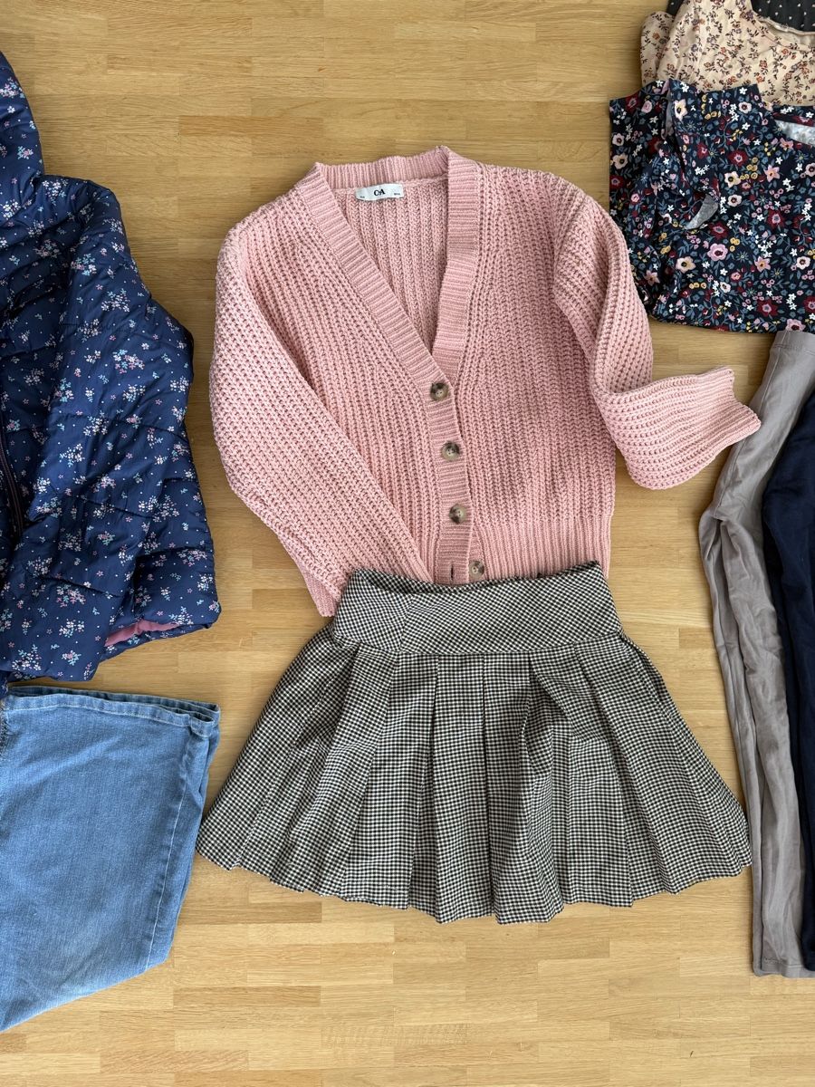 Lotti & Set di vestiti: Mädchen Kleider set gr.140 9 Teile – Usato da Winterthur venduto da -BeHappy24- 3