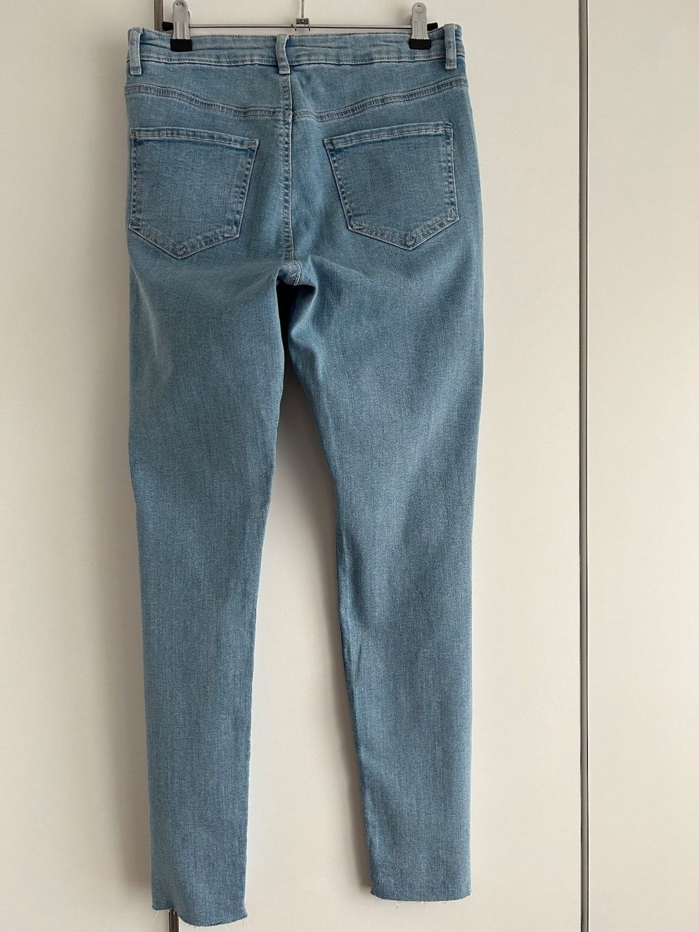 Jeans: Coole blaue Jeans mit Strasssteinchen – Usato da Bern venduto da Smile-2707 3