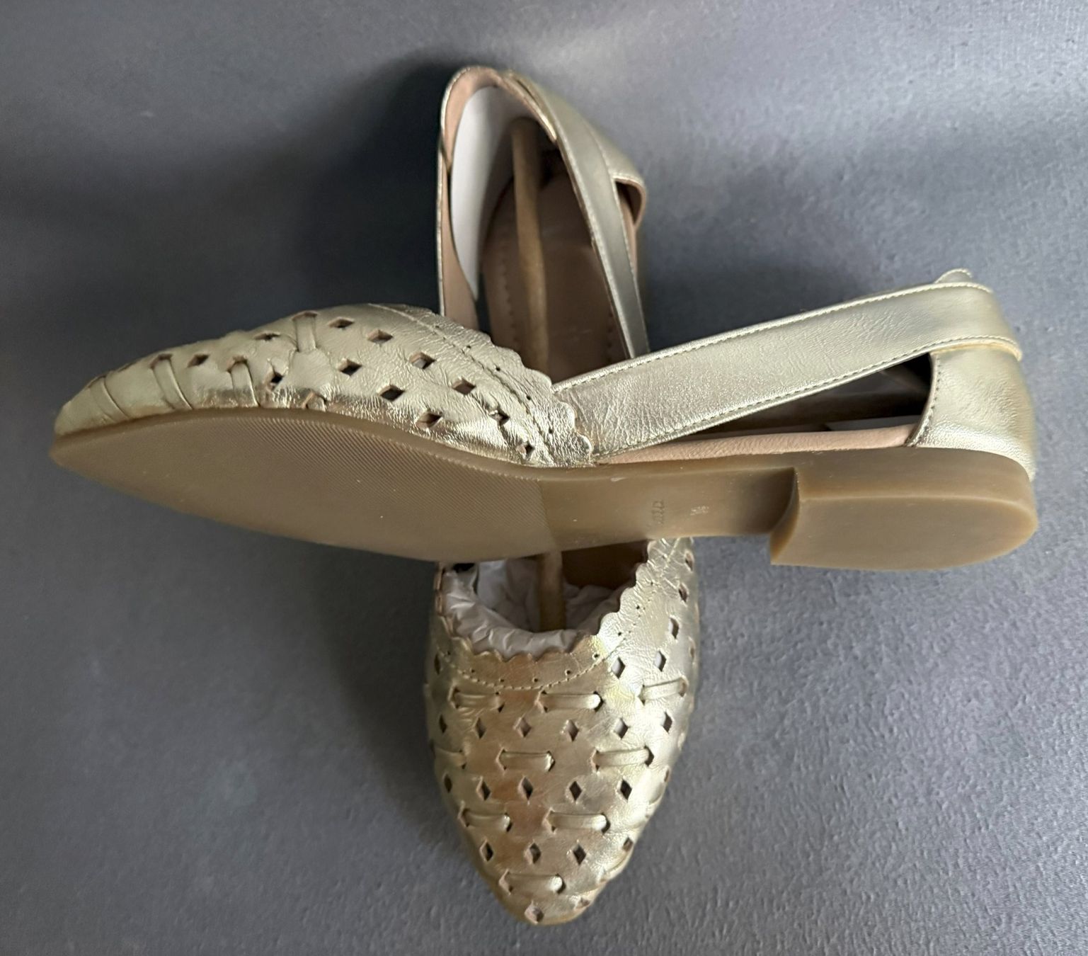 Scarpe da donna: Damenschuhe gold Grösse 39 - BATA Leder – Nuovo (secondo la descrizione) da Riedt b. Erlen venduto da Malaika57 3
