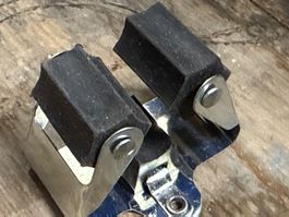 Aus Hausräumung: Besenhalter