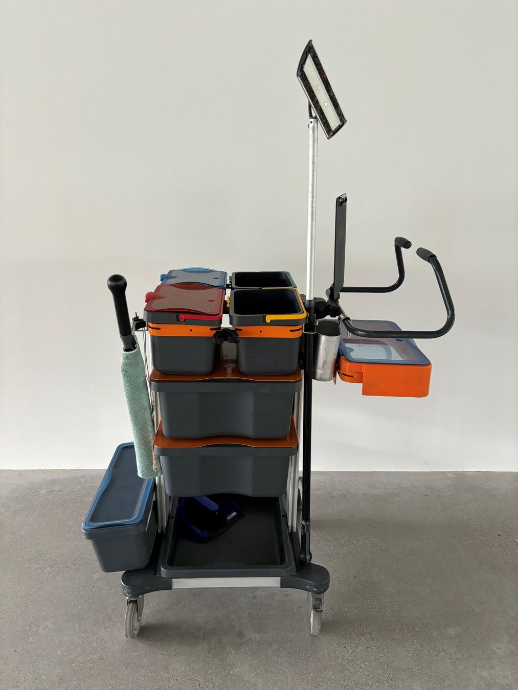 Pulizia & Igiene: Reinigungswagen – Usato da Hinwil venduto da fac_688b 1