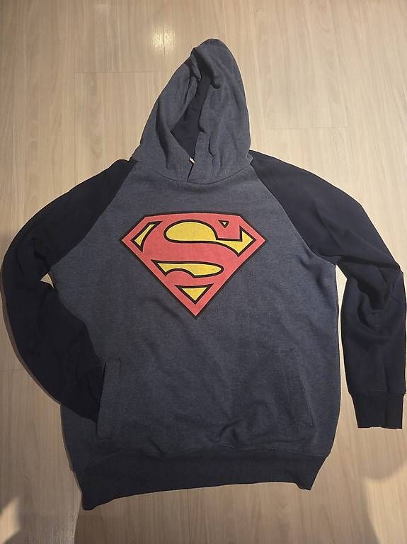 Pulls & Sweat-shirts: Kapuzenpullover Superman – D'occasion à Lauerz par betsan666