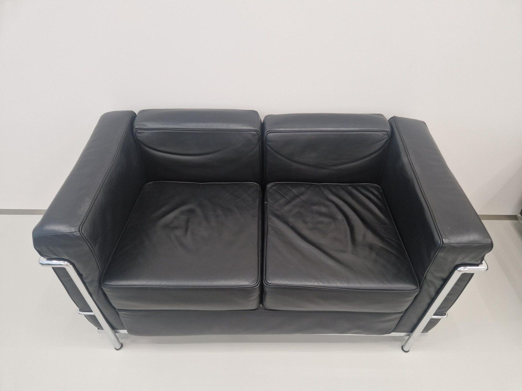 Sofas: Sofa Lc2 LeCorbusier Bauhaus – Gebraucht aus Zürich von  1