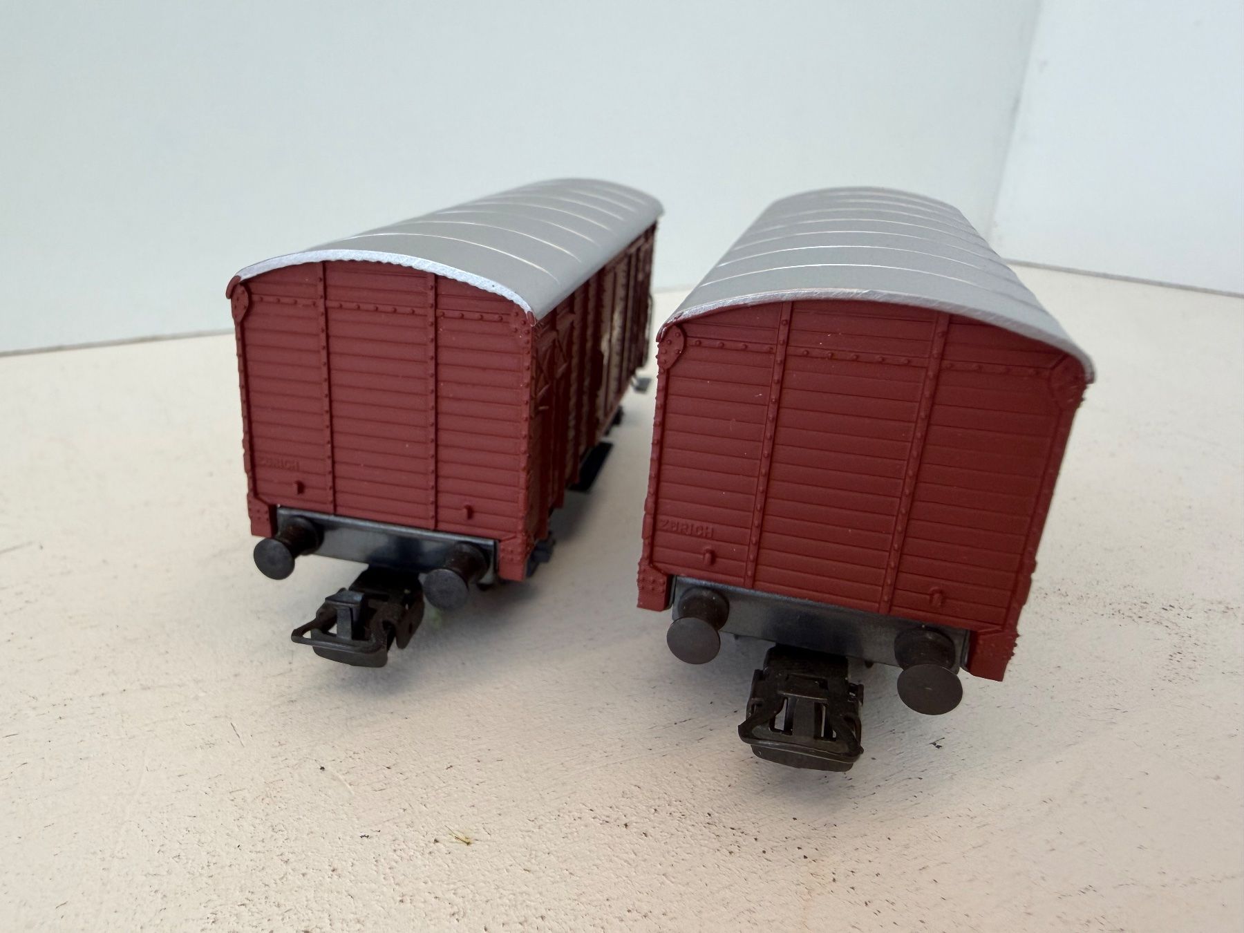 Hag Modelleisenbahnen: 2er Set gedeckte Güterwagen HAG 300 + 305 – Gebraucht aus Büsserach von ModellbahnDepot 4