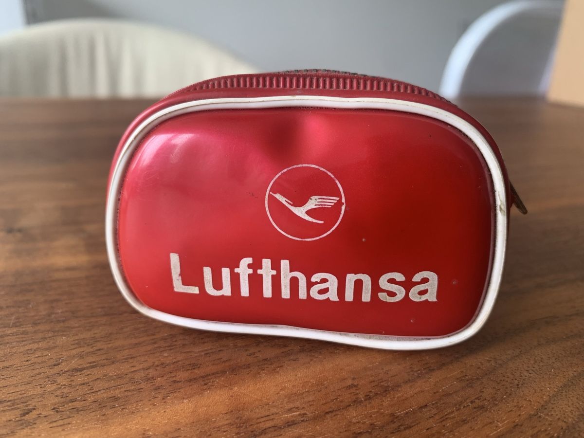 Portafogli: Vintage Lufthansa Beutel (mind 20-30-jährig) – Usato da Opfikon venduto da BananaGio01