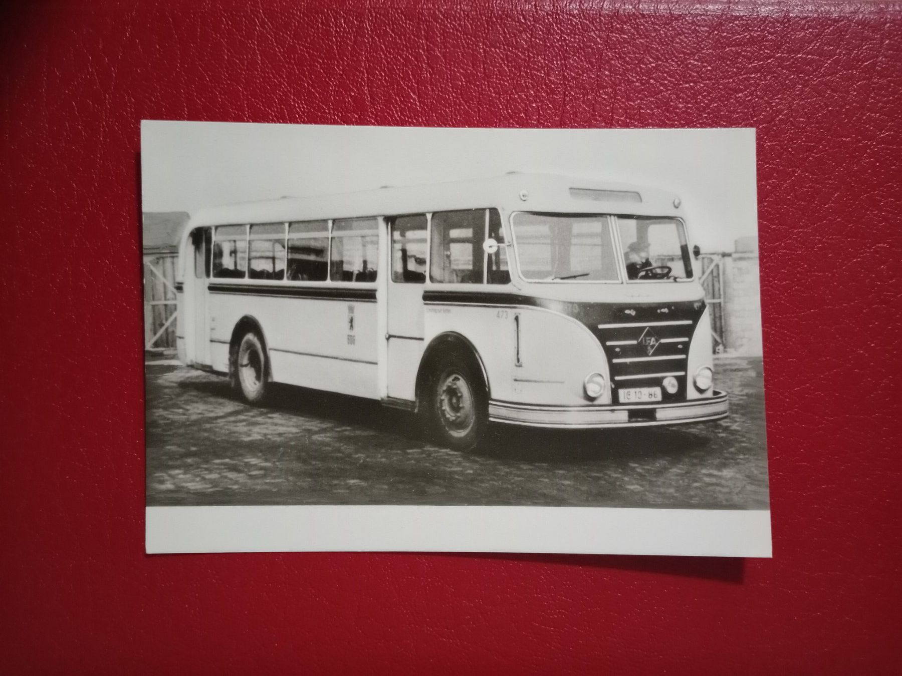 Cartoline postali: AK Autobus Berlin Typ IFA H68/S – Usato da Küttigen venduto da Melisch1000